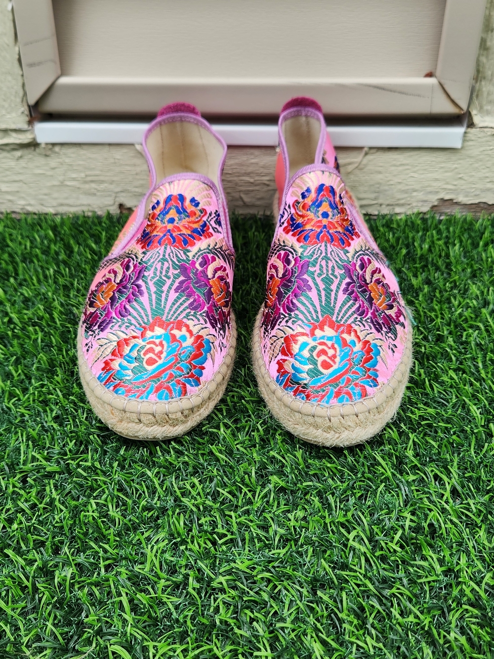 FABIOLAS Women's Floral Embroidered Espadrille Flats Size 9 Pink Slip-On Shoes